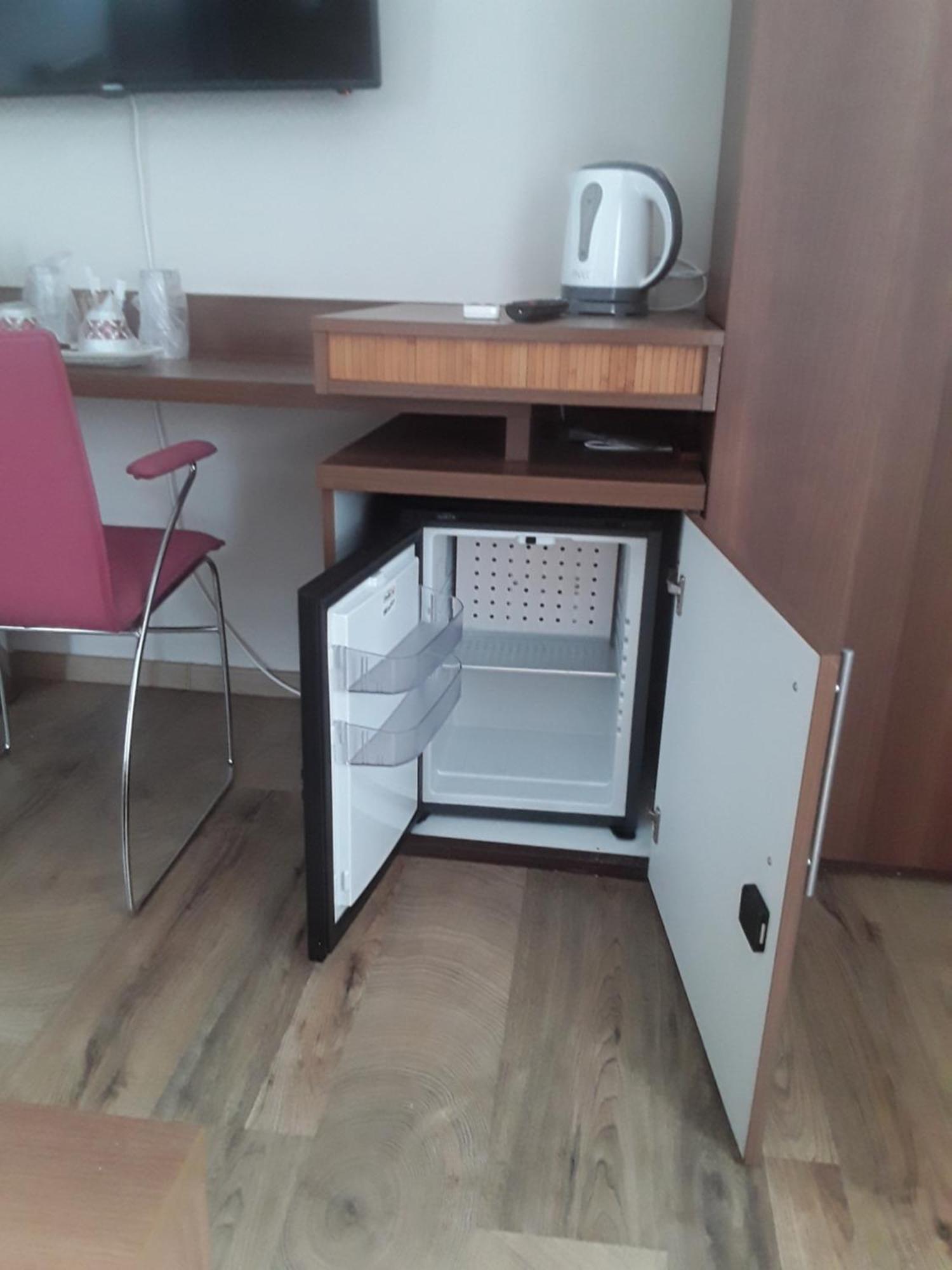 Aura'S West Accommodation Private Parking In Front Yard Bukares Bagian luar foto